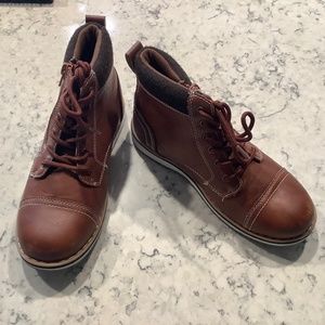 Big Boys hiking boots size 5